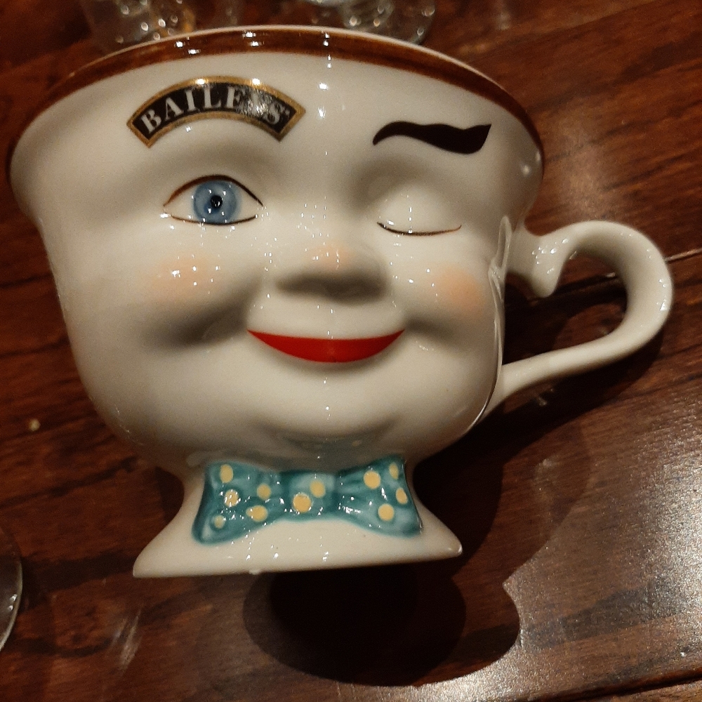 Vintage set of baileys glasses with mug - Picture 3 of 6